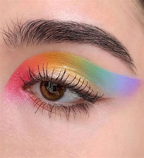 Get Experimental: Incorporating Different Colors with Split Magical Eye Paint
